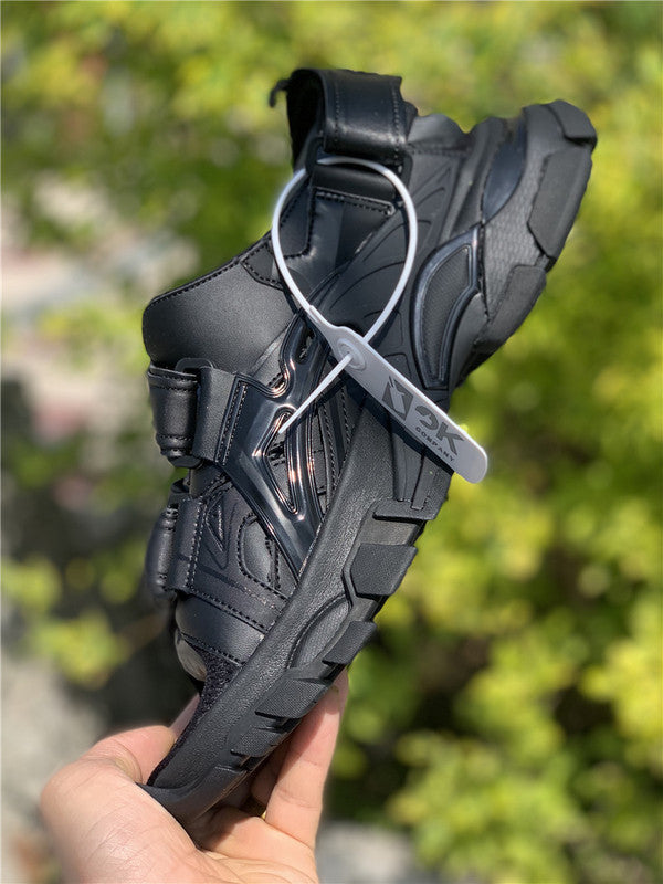 Balenciaga shoes Style 362 - texture and material detail