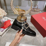 Side profile view of Roger Vivier luxury piece style No.093