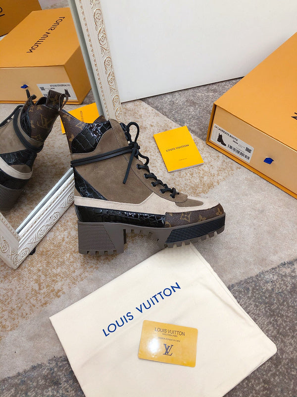 Side profile view of Louis Vuitton luxury piece style No.173