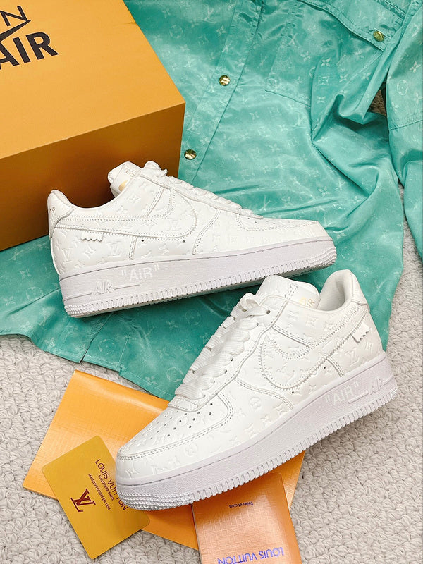 Louis Vuitton shoes Style 358 - sole and craftsmanship detail (alternate angle)