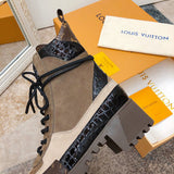 Three-quarter angle view of Louis Vuitton luxury piece style No.173