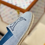 Front view of Louis Vuitton luxury piece style No.113