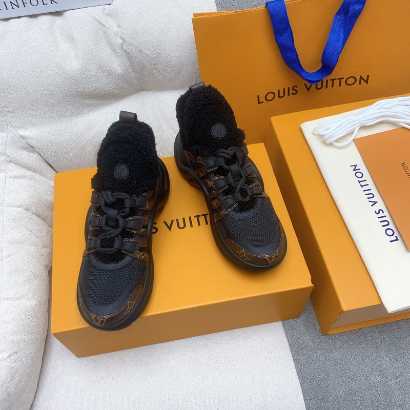 Louis Vuitton shoes Style 322 - packaging and accessories (alternate angle)