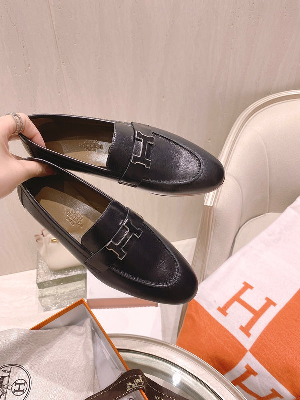 Hermès Grey Bow-Detail Flats - Heel Detail View