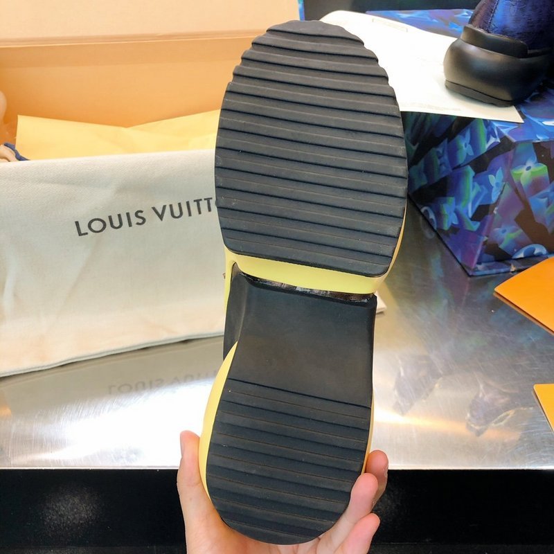 Styling view of Louis Vuitton luxury piece style No.145