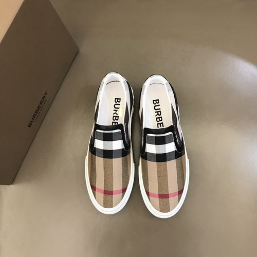 Burberry Burgundy Bow-Detail Flats - Full Silhouette View