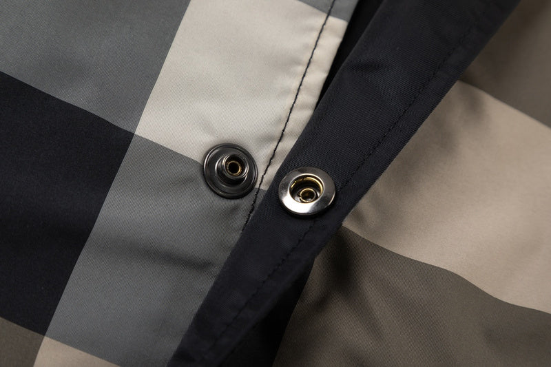 Texture and finish detail of Burberry luxury piece style No.372