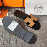 Hermès Black Gladiator Sandals - Heel Detail View