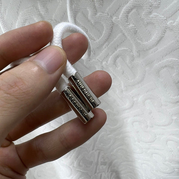 Three-quarter angle view of Burberry luxury piece style No.339