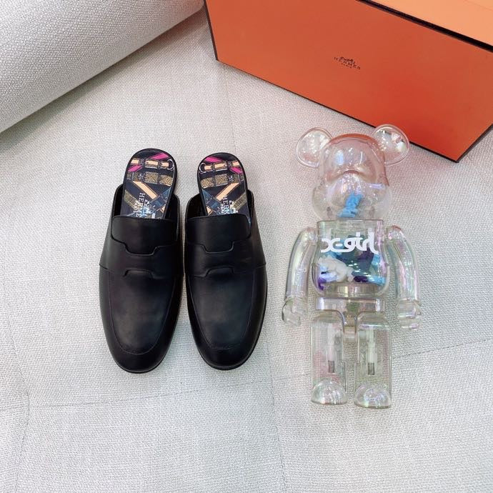 Hermès Tan Ankle Boots - Toe Detail View