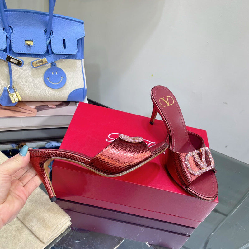 Front view of Valentino Garavani luxury piece style No.233