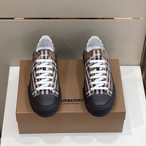 Burberry shoes Style 297 - texture and material detail