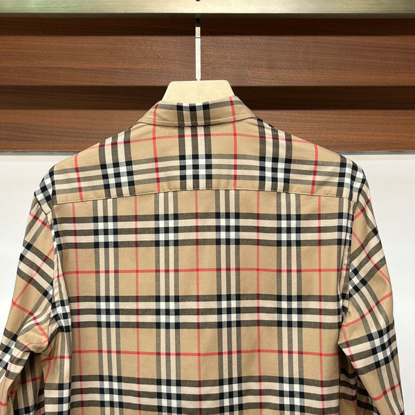 Three-quarter angle view of Burberry luxury piece style No.052
