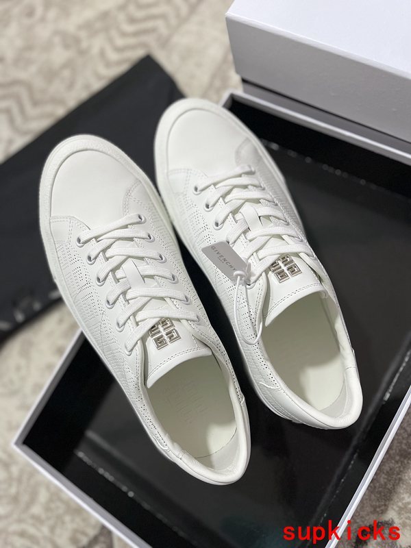 Givenchy shoes Style 026 - packaging and accessories