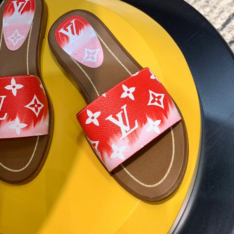 Three-quarter angle view of Louis Vuitton luxury piece style No.080