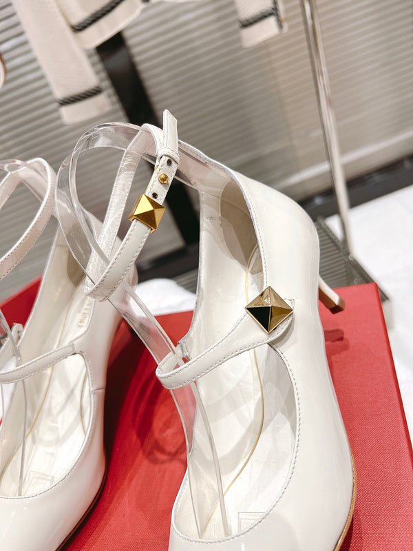 Front view of Valentino Garavani luxury piece style No.200
