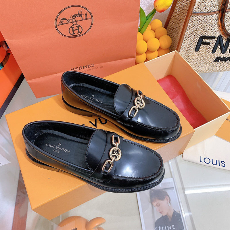 Louis Vuitton shoes Style 424 - front view, handcrafted italian detailing