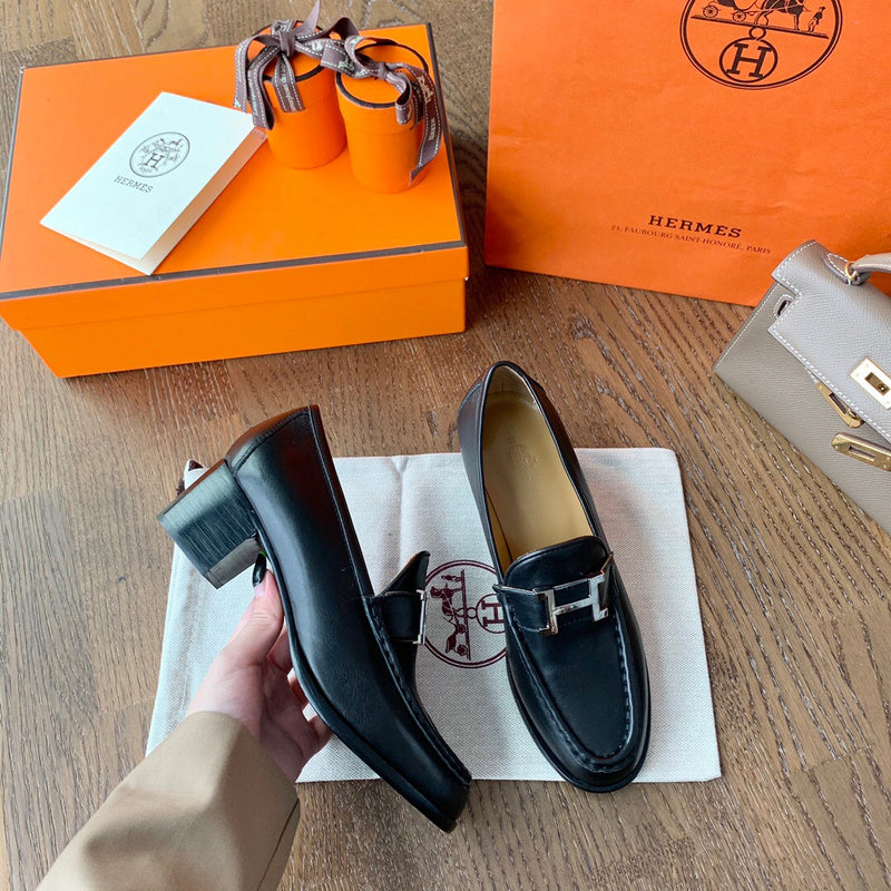 Hermes shoes Style 334 - top view showing design