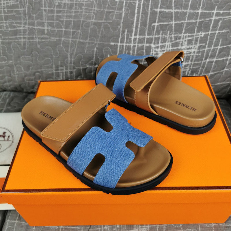 Hermès Black Block Heel Sandals - Toe Detail View