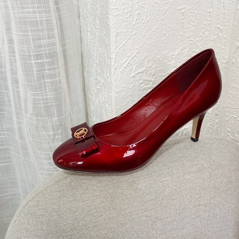 Louis Vuitton shoes Style 183 - angled studio shot