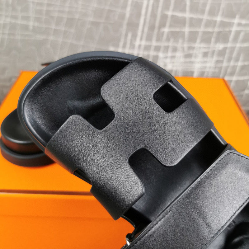 Hermès Grey Gladiator Sandals - Heel Detail View