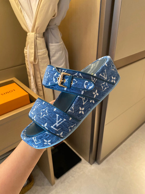 Louis Vuitton shoes Style 391 - logo and branding close-up