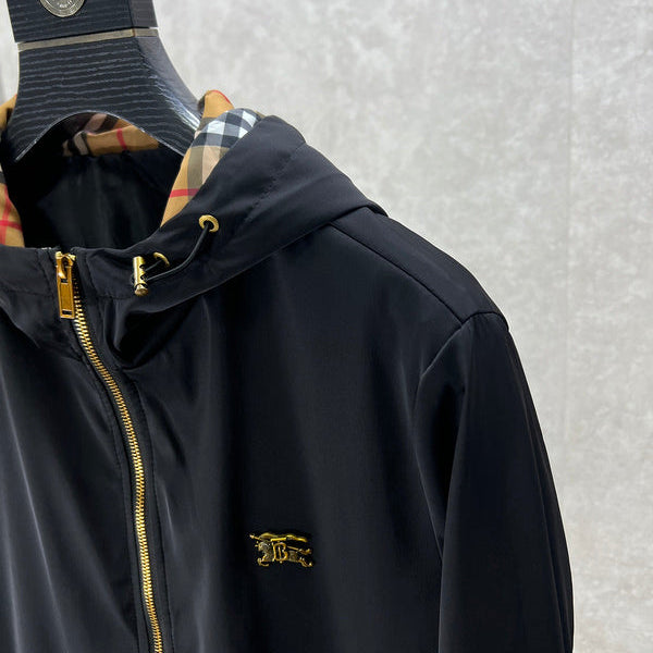 Three-quarter angle view of Burberry luxury piece style No.427