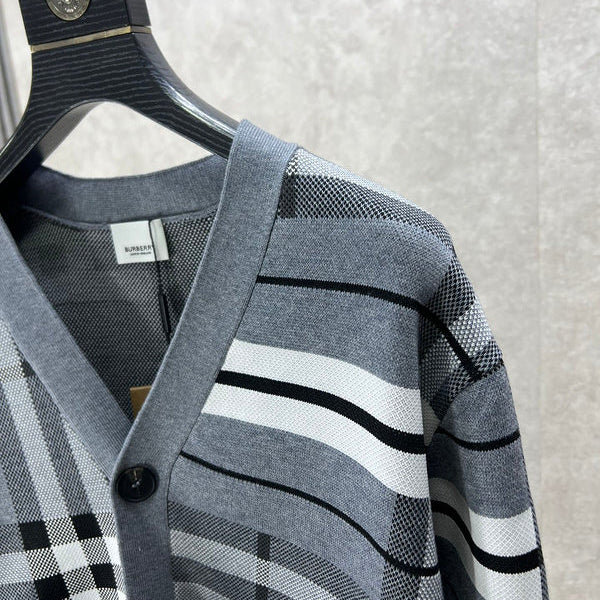 Three-quarter angle view of Burberry luxury piece style No.342