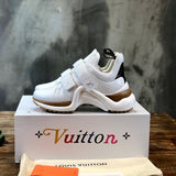 Front view of Louis Vuitton luxury piece style No.135