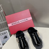 Styling view of Roger Vivier luxury piece style No.064