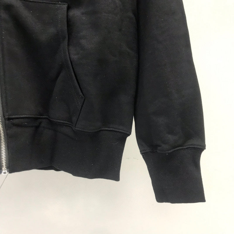 Front view of Amiri luxury piece style No.051