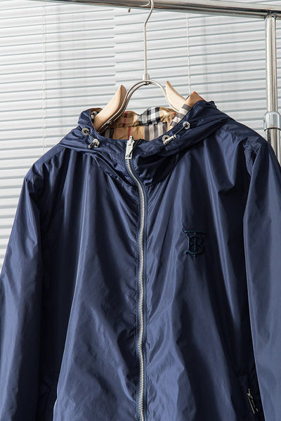 Three-quarter angle view of Burberry luxury piece style No.485