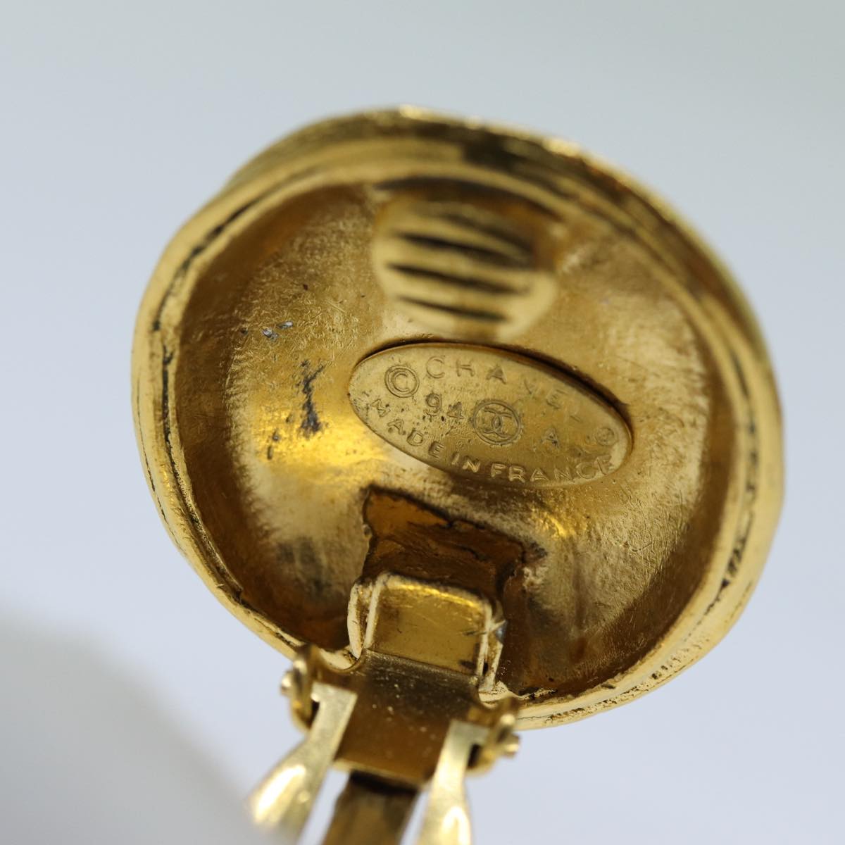 Chanel Jewellery? Chanel COCO Mark Earring One Side Only Gold Tone Auth ar11596B Luxury Designer Statement Jewellery