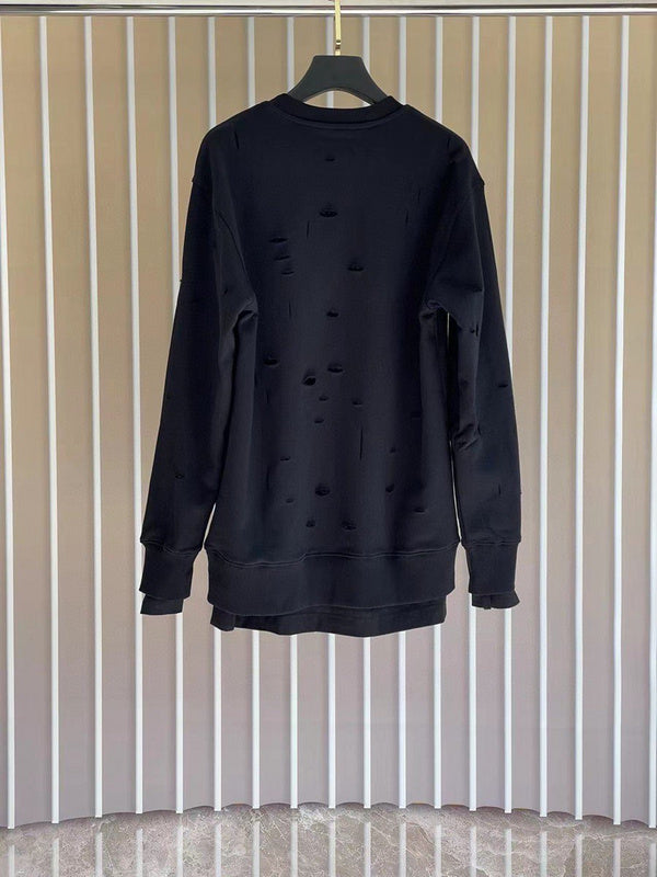 Full silhouette view of Givenchy luxury piece style No.121