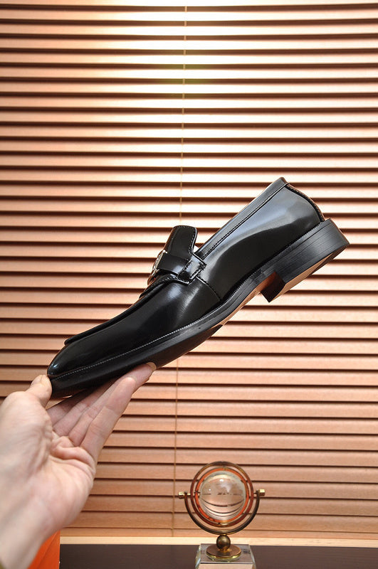 Hermes shoes Style 070 - close-up of handcrafted italian detailing