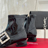 Three-quarter angle view of Roger Vivier luxury piece style No.102