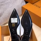 Front view of Louis Vuitton luxury piece style No.125