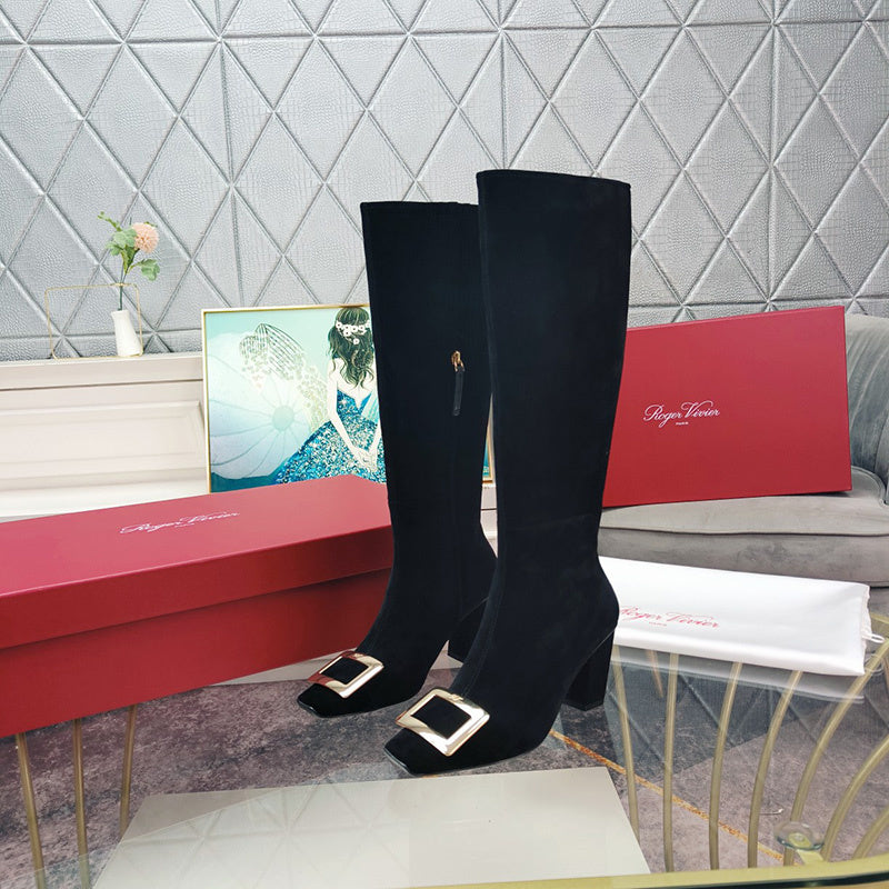 Back view of Roger Vivier luxury piece style No.086