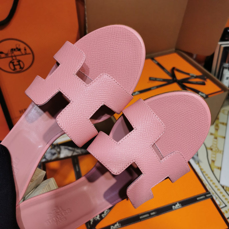 Hermès White Platform Sandals - Heel Detail View