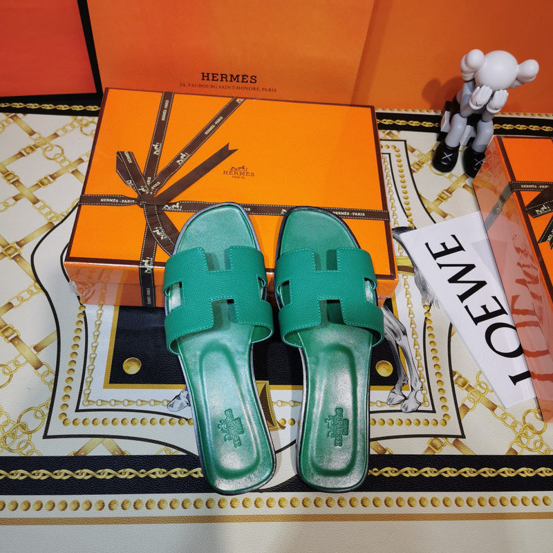 Hermès Black Block Heel Sandals - Close-Up Texture View