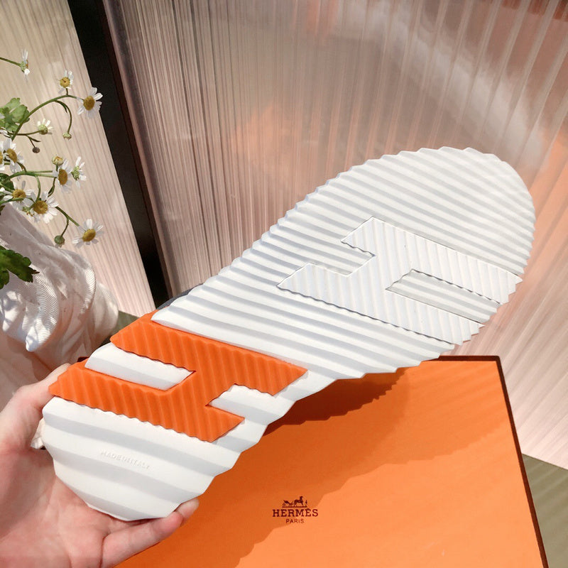 Hermes shoes Style 349 - full pair display