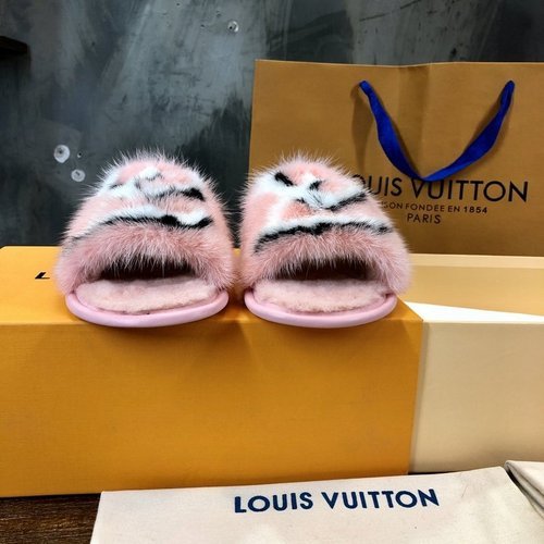 Close-up detail view of Louis Vuitton luxury piece style No.122