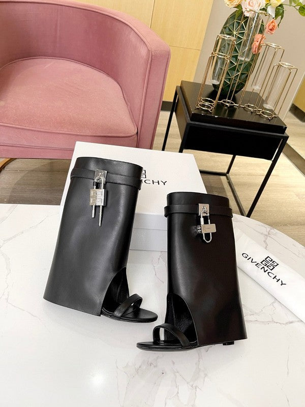 Givenchy shoes Style 137 - packaging and accessories