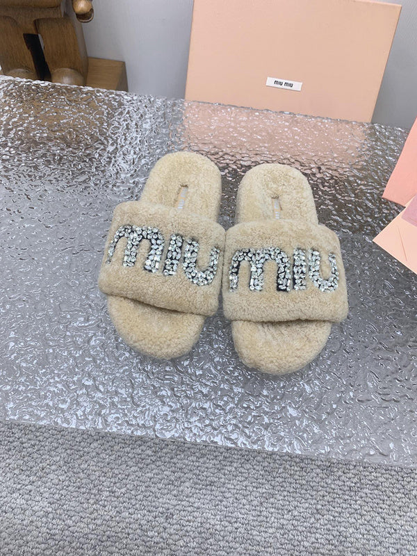 Three-quarter angle view of Miu Miu luxury piece style No.125