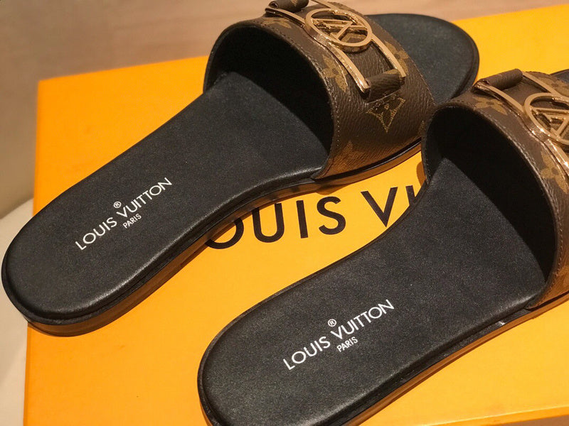 Close-up detail view of Louis Vuitton luxury piece style No.079