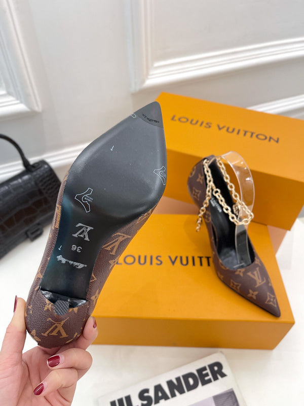 Louis Vuitton shoes Style 414 - sole and craftsmanship detail (alternate angle)