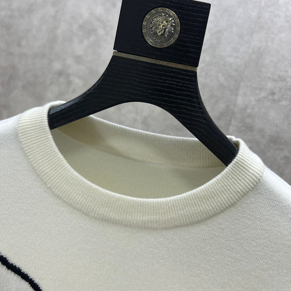 Back view of Burberry luxury piece style No.326