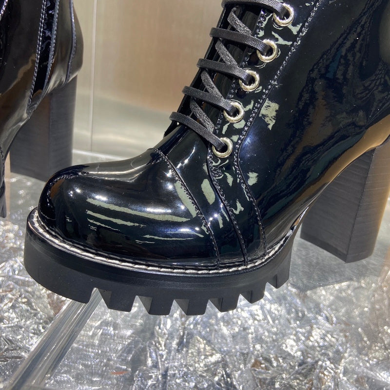 Louis Vuitton shoes Style 222 - close-up of sleek modern silhouette