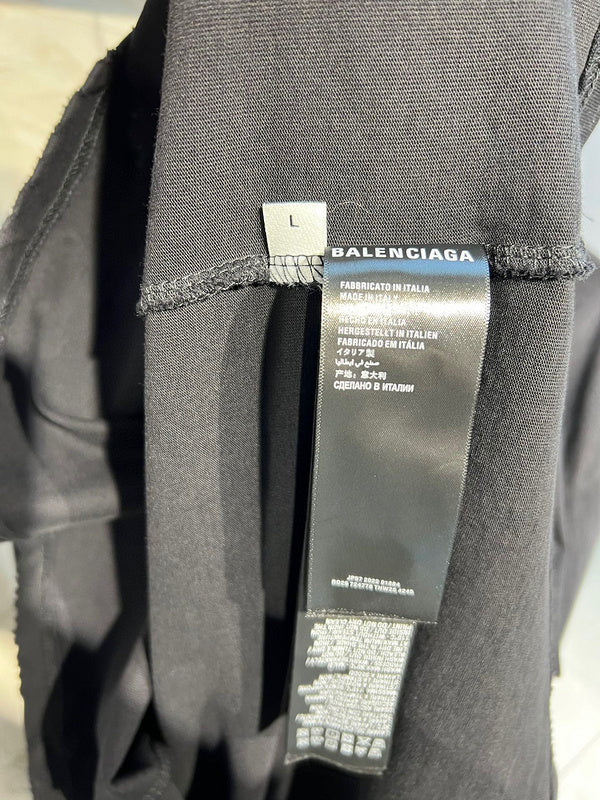 Texture and finish detail of Balenciaga luxury piece style No.044