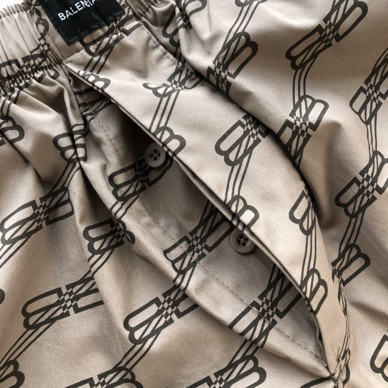 Texture and finish detail of Balenciaga luxury piece style No.325